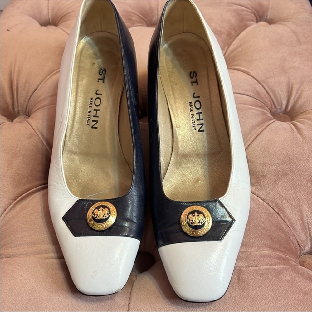 St. John Women's Navy and White Leather Shoes 7.5